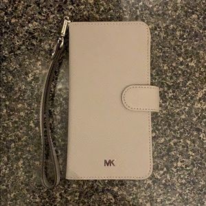 Michael Kors Phone Wallet